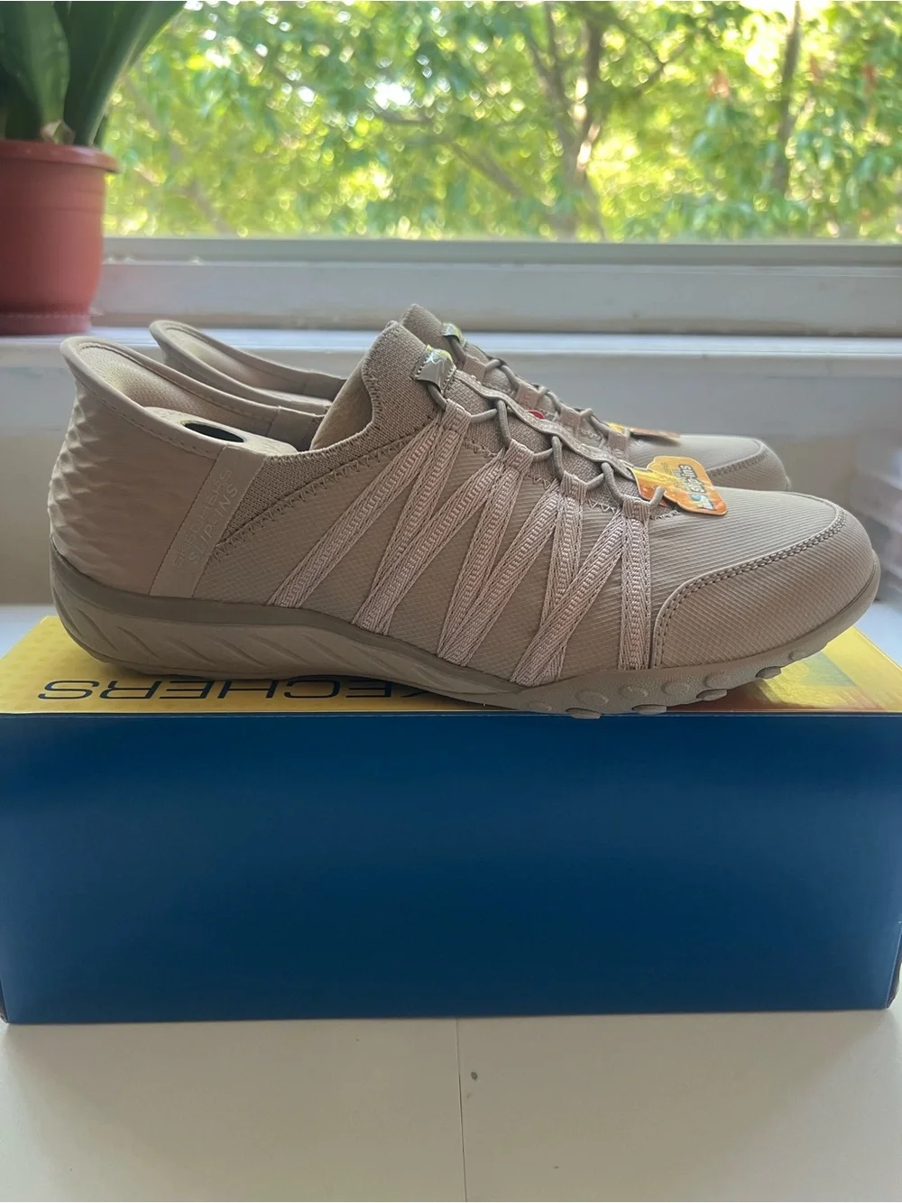 Skechers Hands Free Slip-ins® Relaxed Fit® Breathe Easy Roll